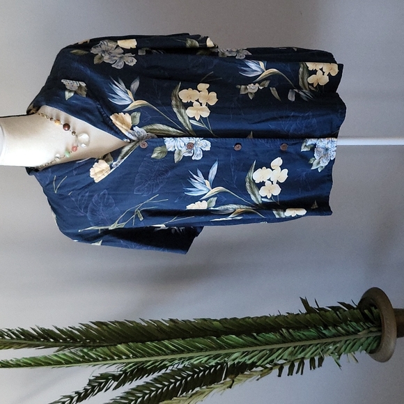 Caribbean Joe Tops - Caribbean Joe navy blue and tropical flower print button down shirt